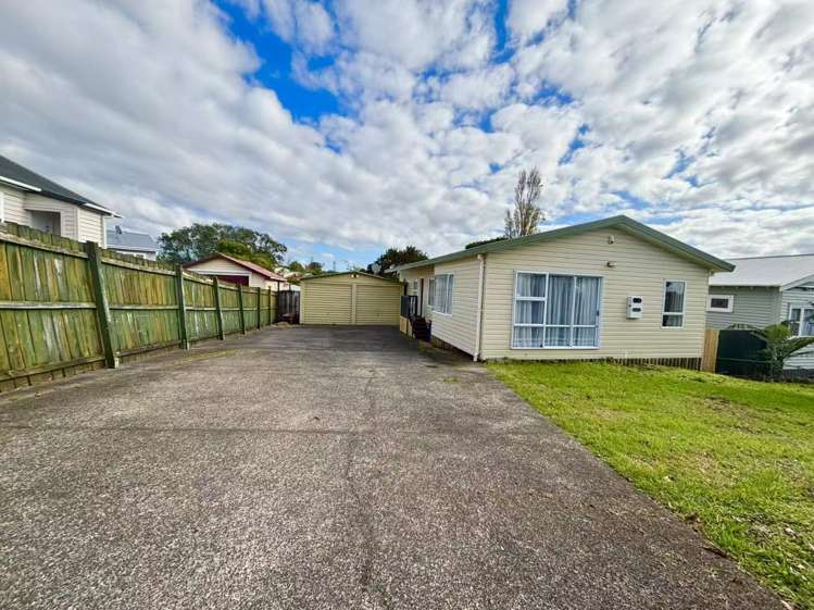 6a Brandon Road Glen Eden_1