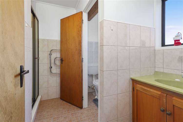 2 Tirohunga Drive Henderson_15