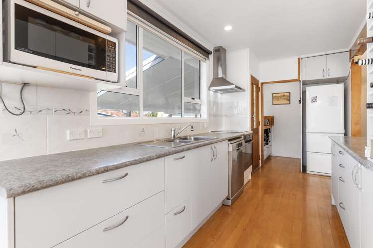 8 Montmere Avenue Te Atatu Peninsula_7