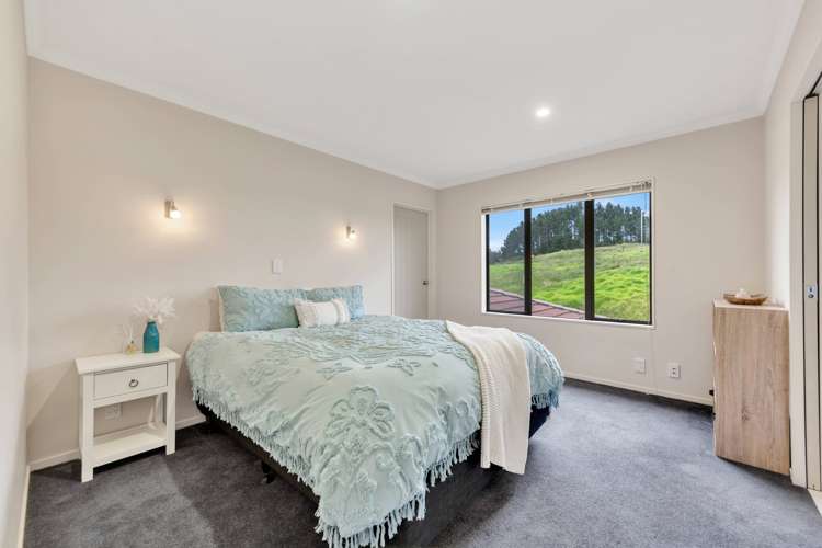 646 Redoubt Road Flat Bush_19