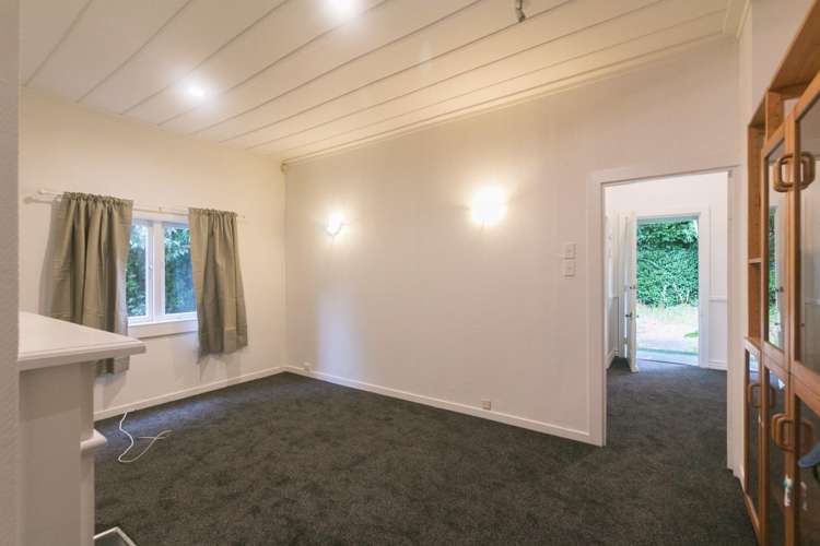 15 Bollard Avenue 1733_9