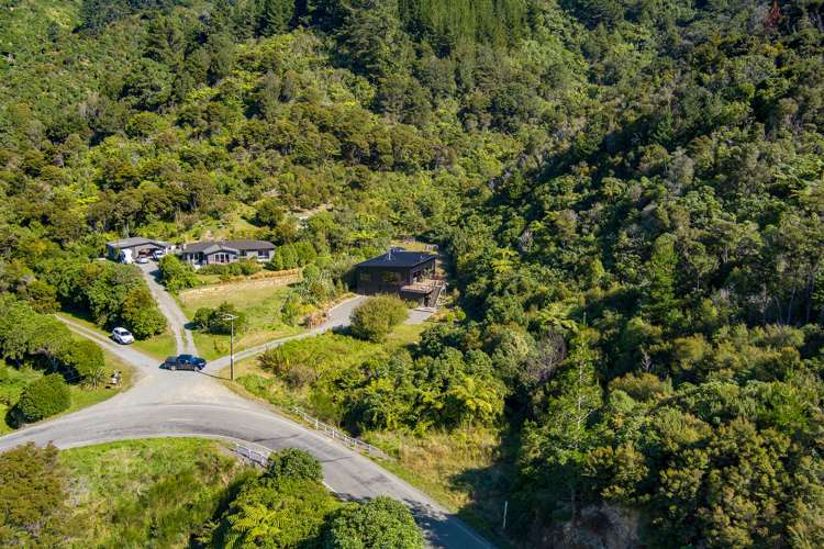 546 Port Underwood Road Whatamango Bay_16