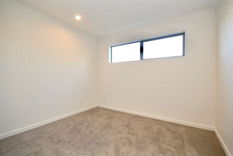 8/11 Celeste Place Totara Vale_17