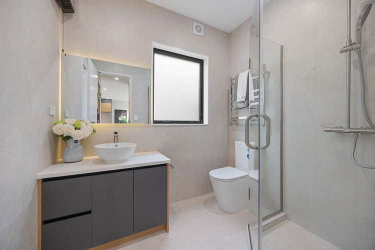 8 Mill Hill Close Flat Bush_42