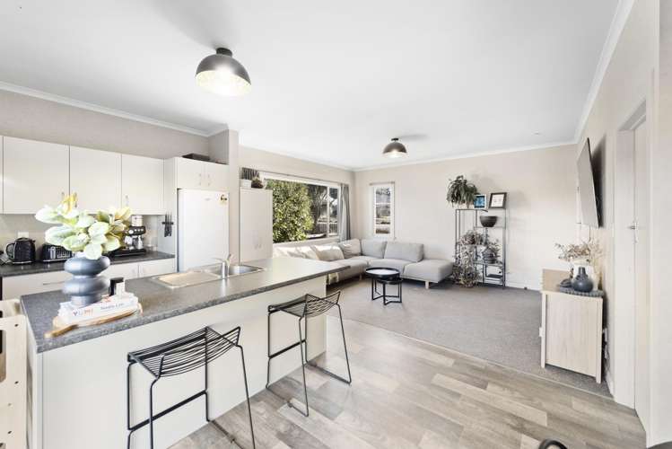 166 Charlton Road_3