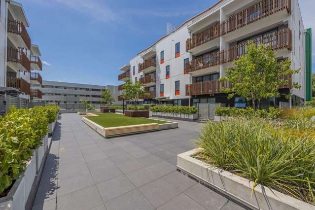 Great location with carpark and storage unit!