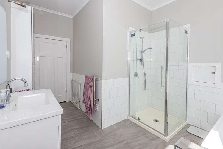 8 Anzac Road Morningside_13