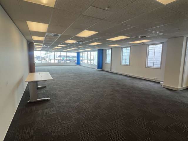 Prime Onehunga Office: 959m² Flexible Space