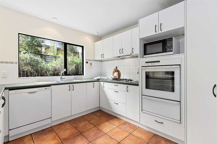 2/25 Howard Road Northcote_6