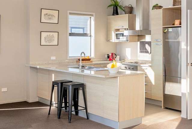 40/73 South Highway - Sovereign Pier Whitianga_3