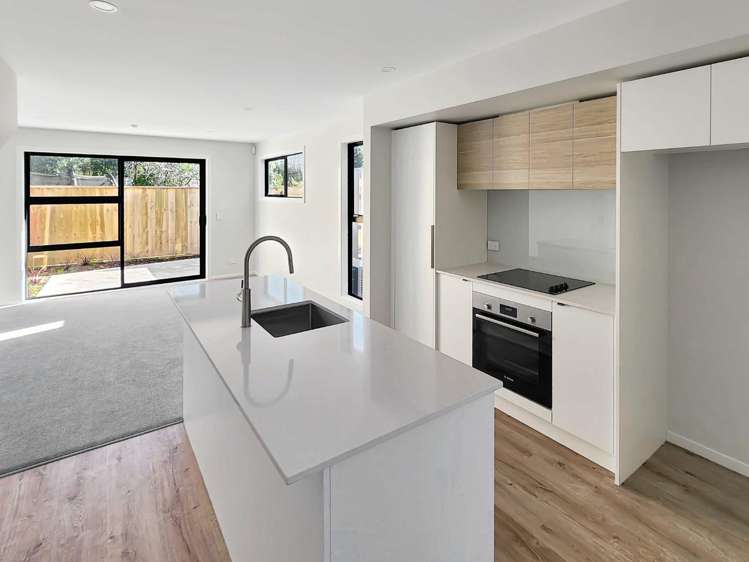 7/31 Wainuiomata Road 10629_1