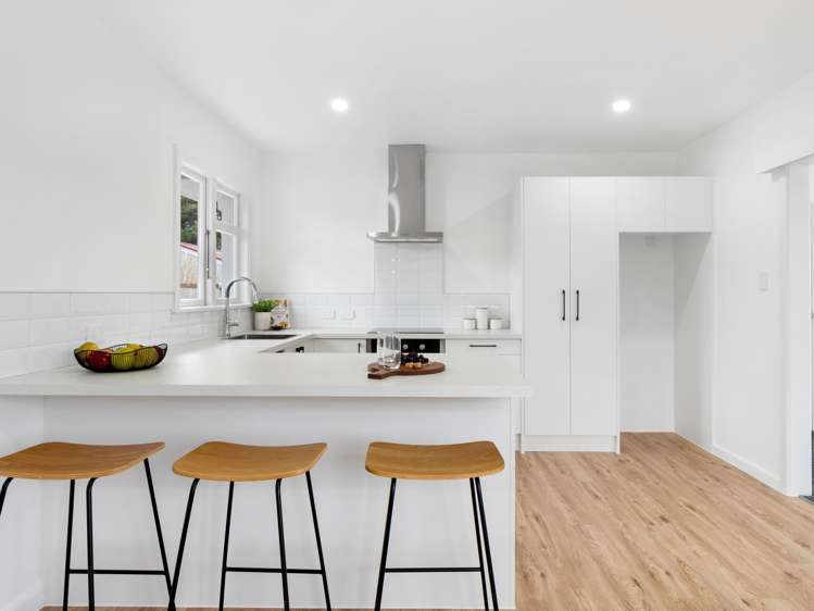 49 Sandown Crescent Aranui_6