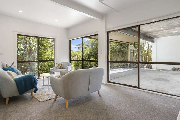 61 Woodfern Crescent Titirangi_16