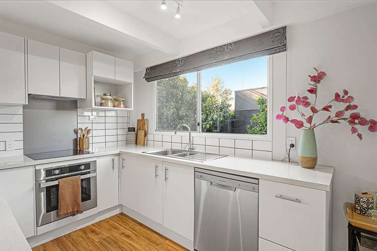 4a Cricklewood Lane Springlands_5