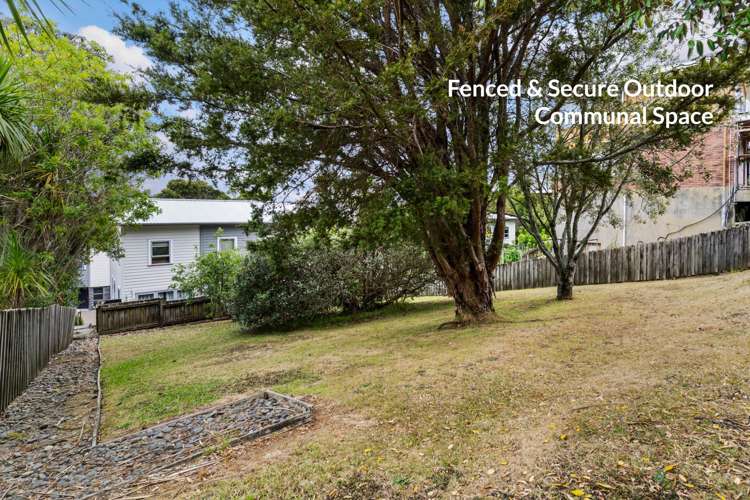 8/13 Kaihu Street Northcote_17