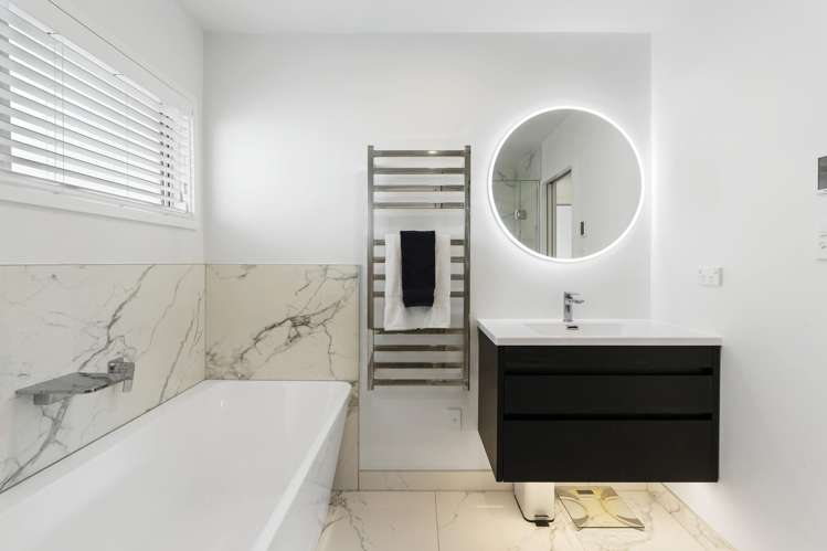 2 Grove Road Devonport_15