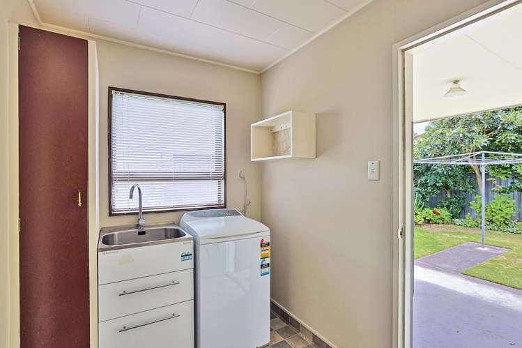 2/702 Tomoana Road Mahora_13