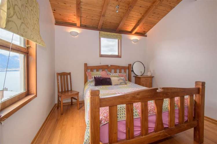 143 Wynyard Crescent Fernhill/Sunshine Bay_24