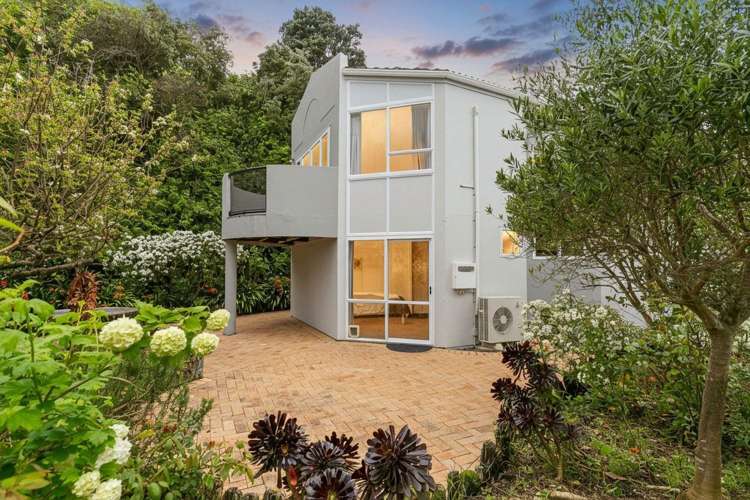 5 Erskine Close Island Bay_1