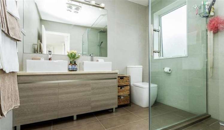 4 Eastreef Court Long Bay_16