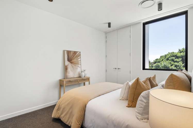 13/423-427 Beach Road_5