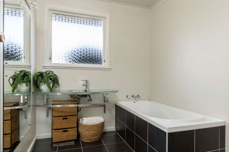 8 Belvue Crescent Witherlea_19