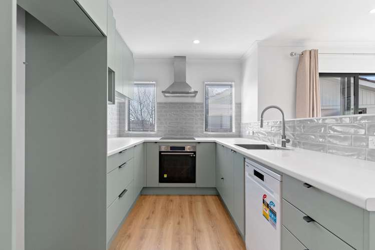 8a Coey Place Glen Eden_1