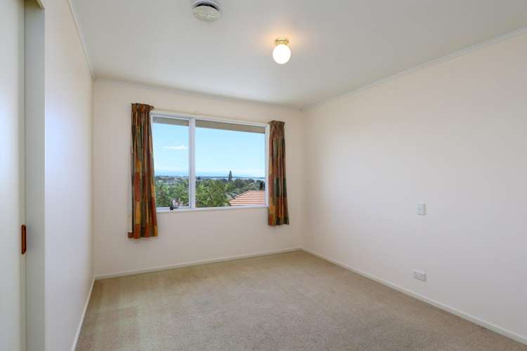 27 Idesia Grove Richmond_10