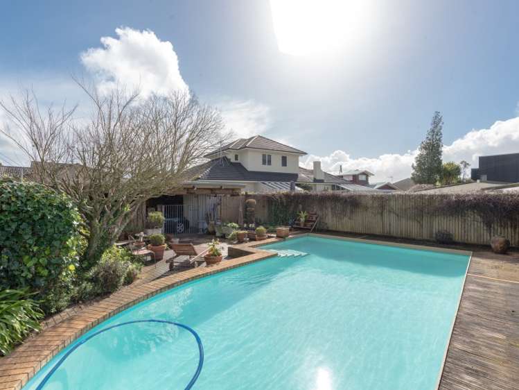 772 River Road Chartwell_9