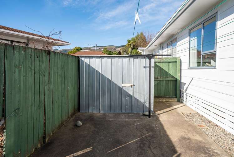 2/4 Challies Way Richmond_19
