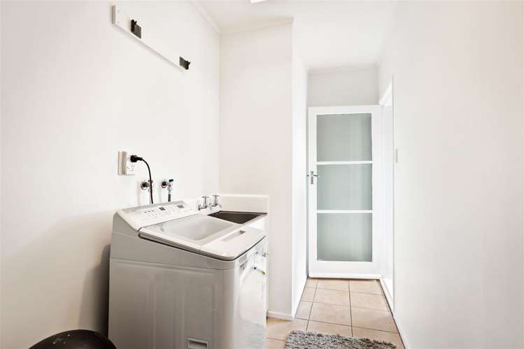 42 Yeovil Road Te Atatu Peninsula_14