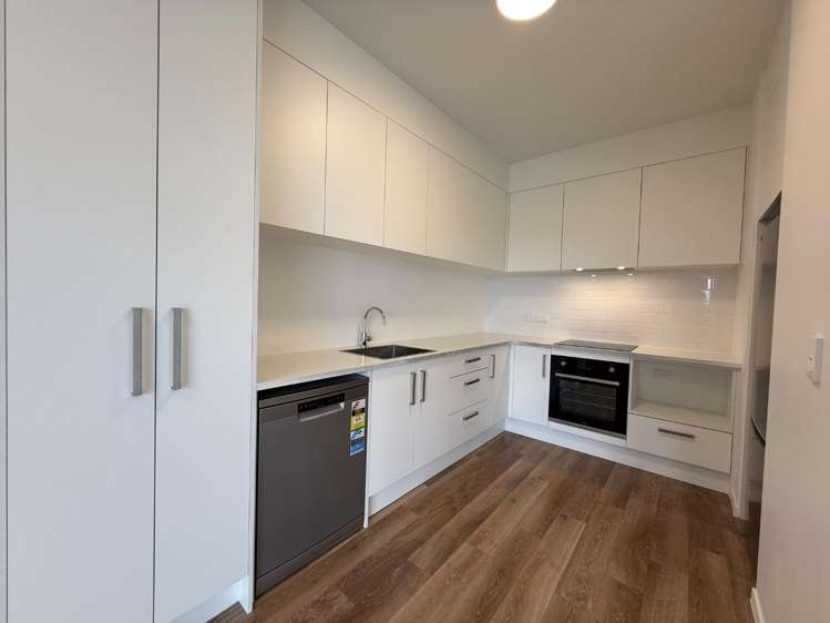 6/245 Hobsonville Point Road Hobsonville_3