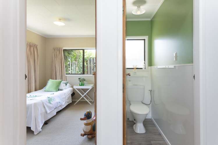 323 Stout Street Riverdale_25