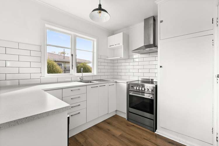 80 Harold Holt Avenue Onekawa_1