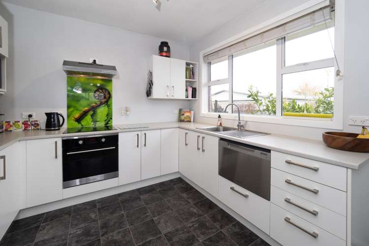 69 Trevors Road_2
