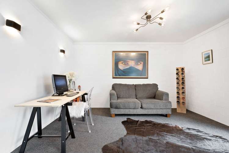 2/7 Old Lake Road Narrow Neck_11