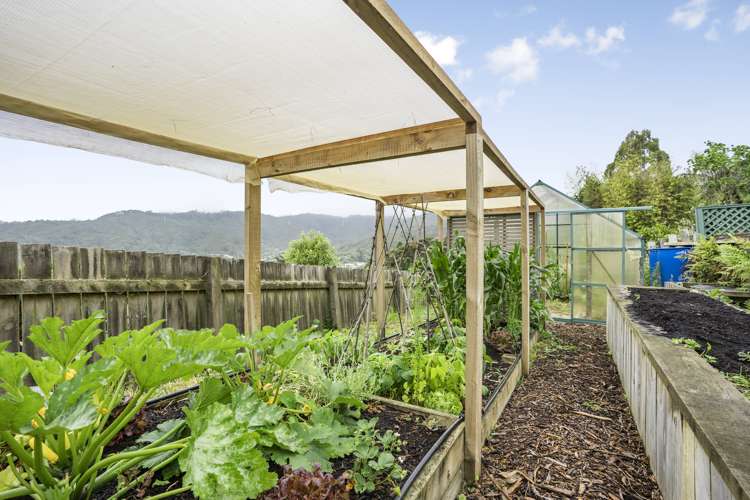 7 Fenchurch Grove Stokes Valley_16