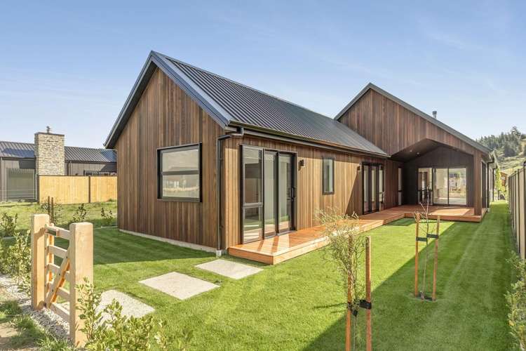 113 Wooing Tree Avenue Cromwell_1