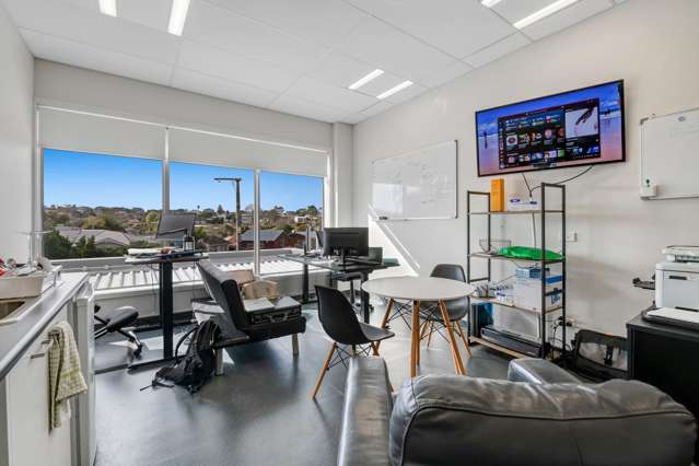 C/938 Whangaparaoa Road Manly_1