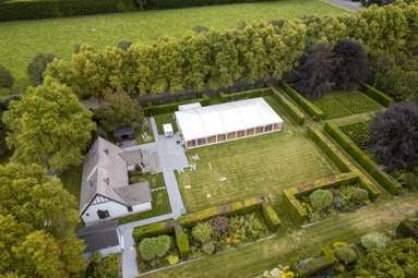 371 Racecourse Road_1