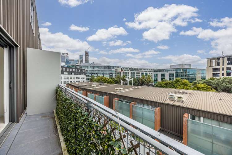 321/57 Mahuhu Crescent_3