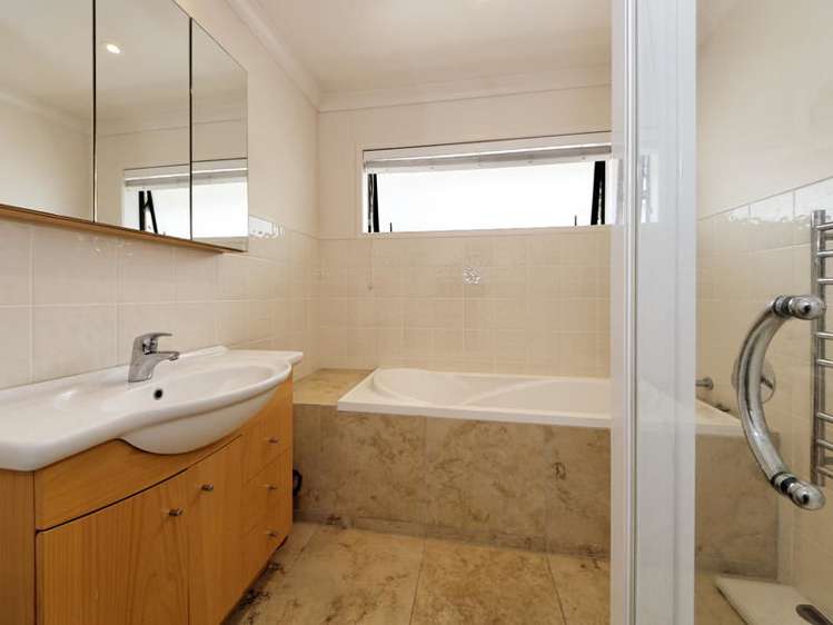 12 Barnsley Place Henderson_11