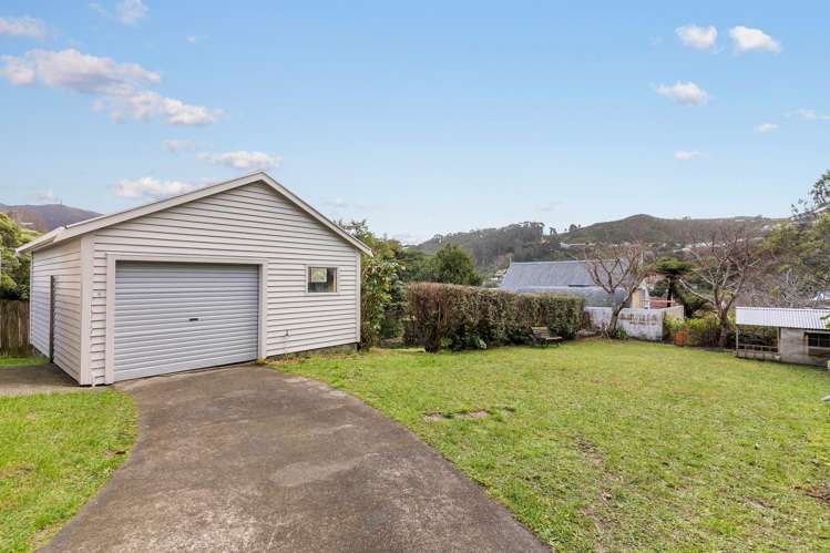 4 Collier Avenue Karori_14
