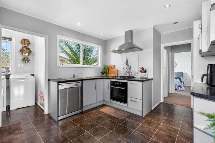 7 Totara Park Road Clouston Park_7