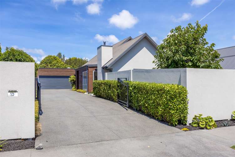 10 Lakebridge Place Parklands_13