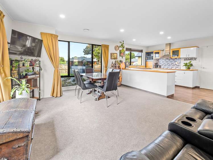 75 Pages Road Allenton_9