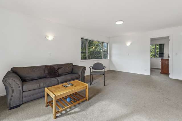 2/12 Pamela Place New Lynn_1
