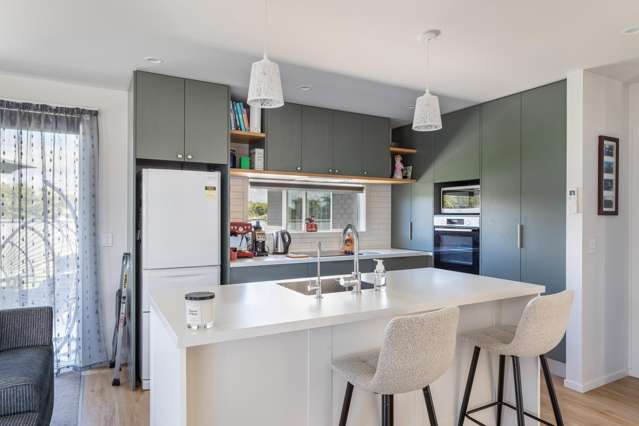 6 Toutouwai Lane Inglewood_2
