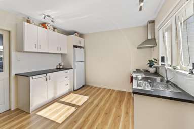 2/2 Greenpark Street_1