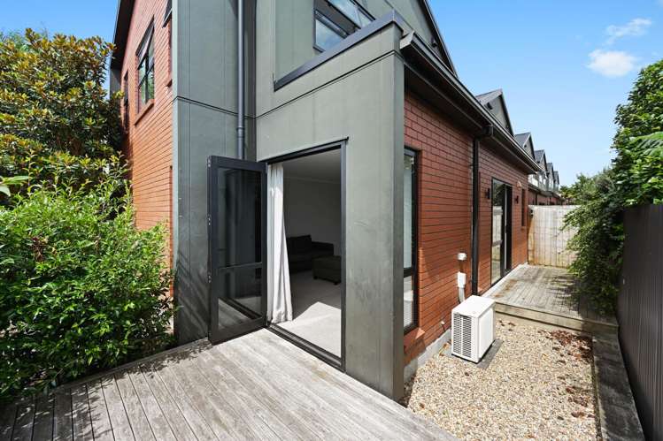 1/3 Charlemont Street Whitiora_14